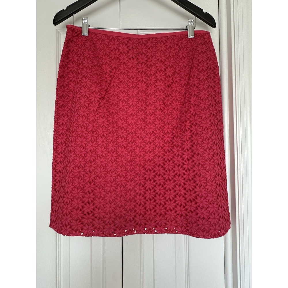 Ann Taylor Petites Pink Floral Eyelet Lace Pencil Skirt Silk Trim 12P EUC - Picture 2 of 10